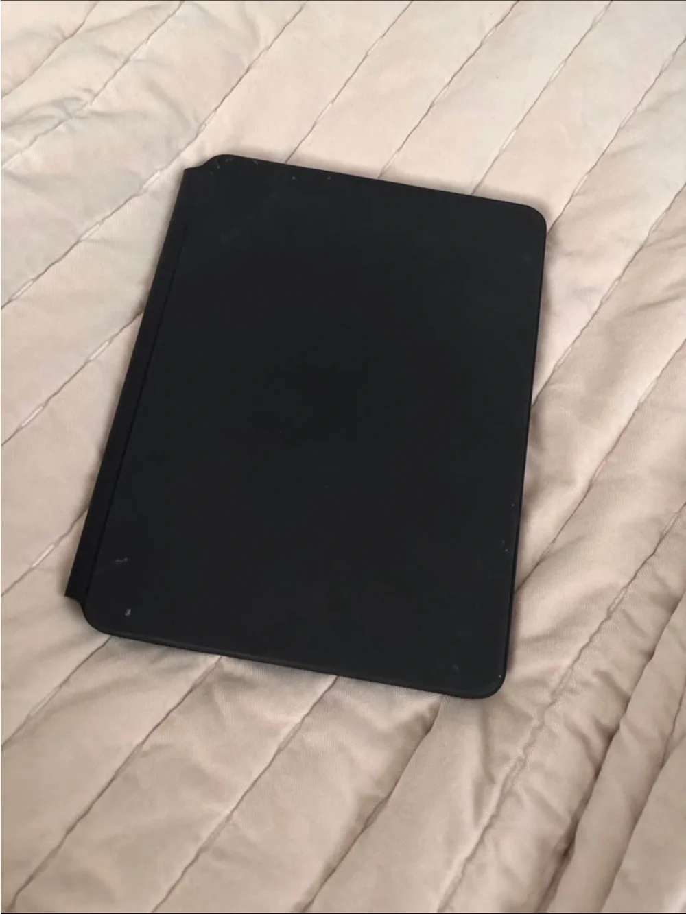 IPad Pro (11inch) (3rd generation) with Magic Keyboard, Apple Pencil, and charge